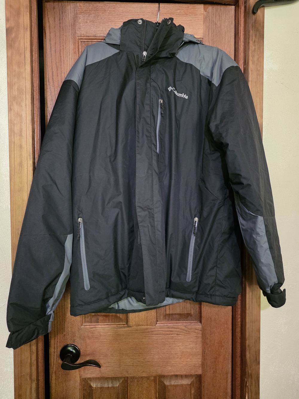 Columbia Men's Black and Gray Hooded Puffer Jacket